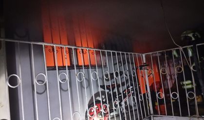 Adana'da Çıkan Yangında Müstakil Ev Kullanılmaz Hale Geldi