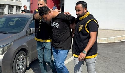 Adana'da Kapkaç Yöntemiyle Cep Telefonu Çalan 2 Zanlı Tutuklandı