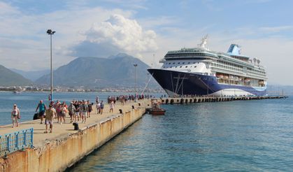 Alanya’ya 1788 yolcuyla ‘Marella Discovery 2’ geldi