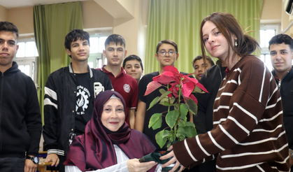 Antalya’da asansör arızasına rağmen görevini sürdüren öğretmen