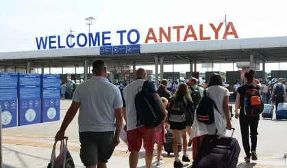 Antalya'da en çok turist çeken ilçe hangisidir?