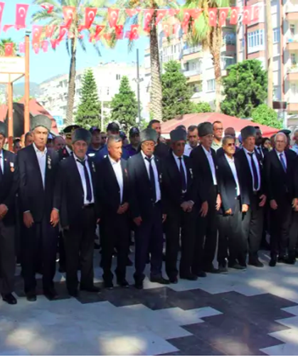 Gaziler Töreninde Kıbrıs Gazisi Baygınlık Geçirdi