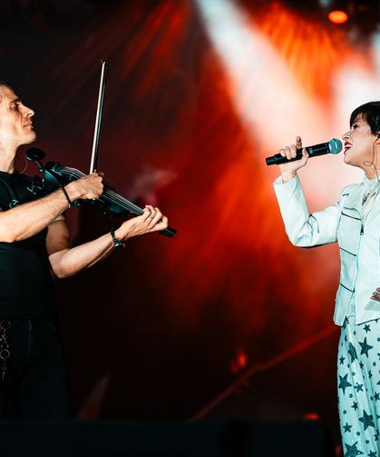 Aydilge, Antalya Kültür Yolu Festivali’nde sahnede