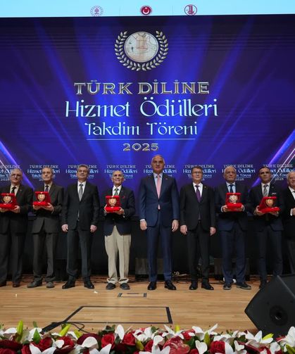 'Türk Diline Hizmet Ödülü' sahiplerini buldu