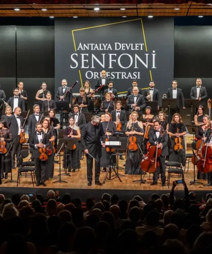 ADSO Sevgililer Günü özel konseriyle sahnede