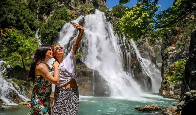 Doğa Harikası Şelale Susuz Kaldı