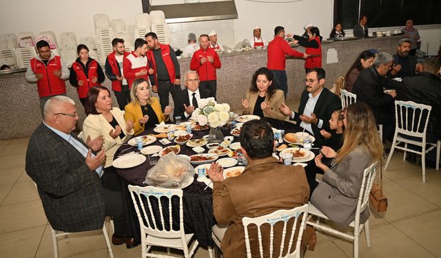 Kumluca Belediyesi İftar Programı Düzenledi