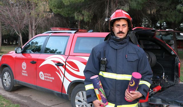 Antalya'da Ramazan Topu Geleneği Ses Bombası ile Sürdürülüyor