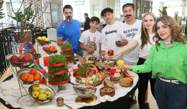 Antalya'da Turizm Sezonu, İranlılarla Açıldı