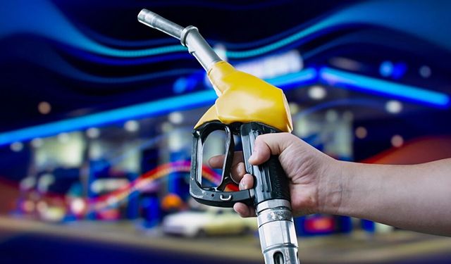 Akaryakıta Yeni Zam: Motorin 53 TL’yi, Benzin 52 TL’yi Aştı!