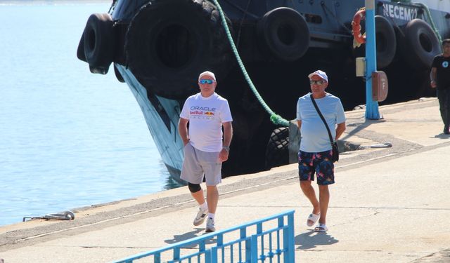 Kruvaziyer "Marella Discovery 2" Alanya Limanı'na demirledi
