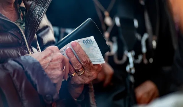 Emekliye Enflasyon Farkı İçin Yeni Düzenleme Geliyor