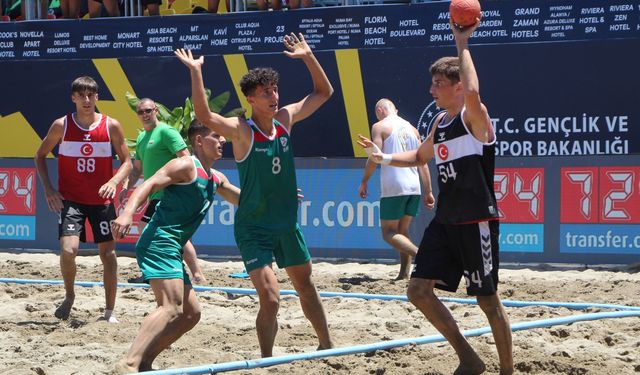 17 Yaş Altı Plaj Hentbolu Avrupa Şampiyonası Alanya’da sürüyor