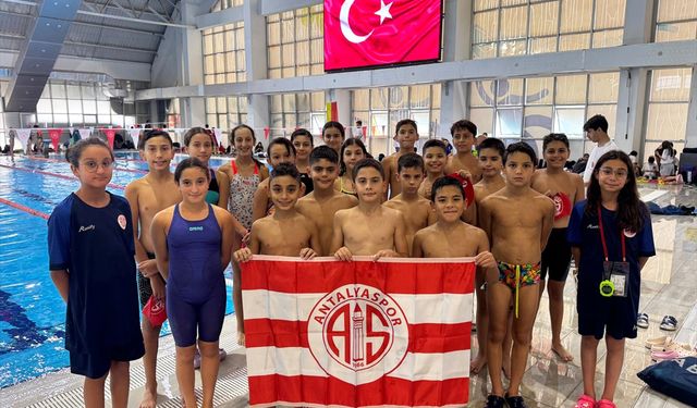 Antalyaspor yüzme takımı gelişim ligi finaline yükseldi