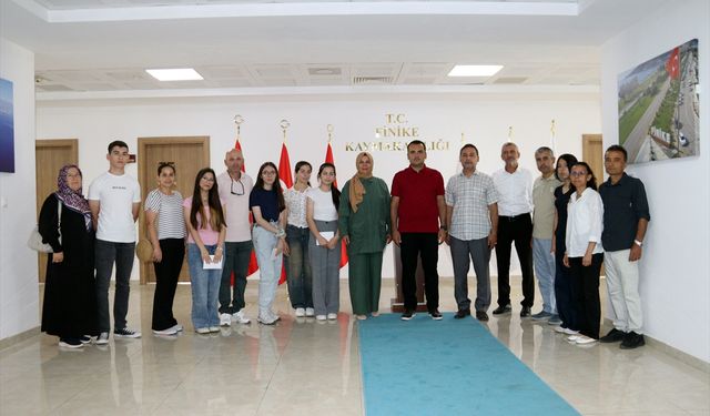 Finike’de LGS ve YKS şampiyonları ödüllendirildi