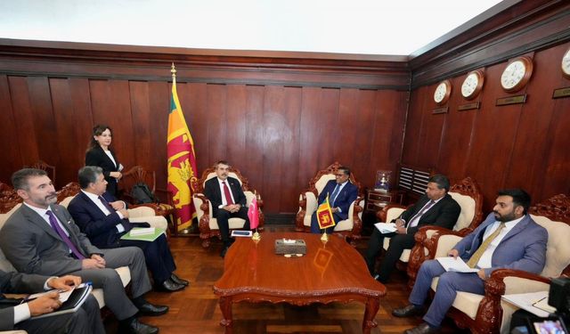Bakan Tekin, Sri Lankalı mevkidaşıyla iş birliğini görüştü