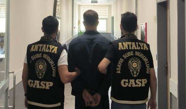 Antalya’da oyuncak tabancayla soygun girişimi