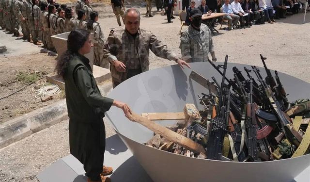 PKK terör örgütü silahlarını imha etti