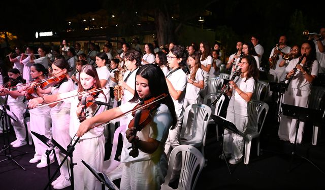 Kemer’de can dostlar yararına ikinci konser