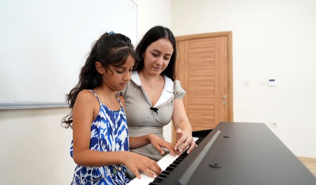Konyaaltı Müzik Akademisi öğrencileri konservatuvara girdi