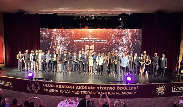 Antalya’da ilk Uluslararası Akdeniz Tiyatro Ödülleri verildi