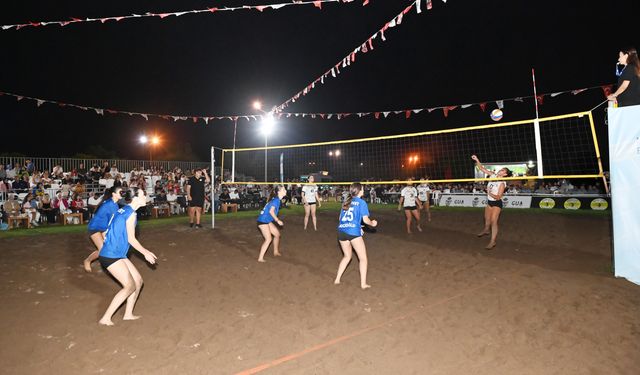 Kumluca’da Zafer Kupası Plaj Voleybolu sona erdi