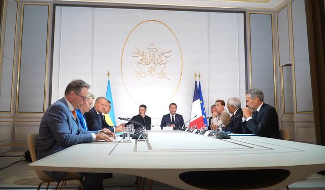 Avrupa liderleri Ukrayna güvenliği için Paris’te toplandı