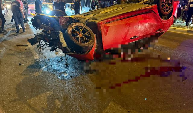 Otomobil, Motosiklete Çarpıp Takla Attı: 3 Ölü, 3 Yaralı