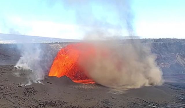 Hawaii’de Kilauea Yanardağı yeniden lav püskürttü