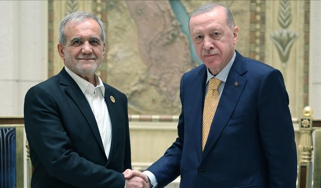 Erdoğan, İran Cumhurbaşkanı Pezeşkiyan ile görüştü