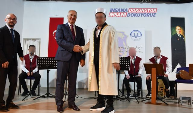 Antalya’da cezaevinde hafızlık yapan hükümlüye sertifika