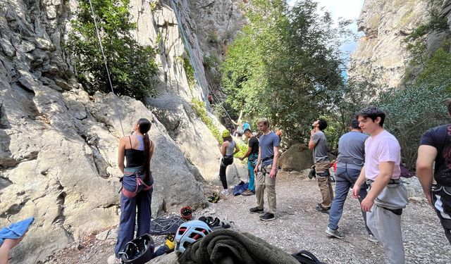 Olimpos’ta 29 Ekim’e özel kaya tırmanışı şenliği
