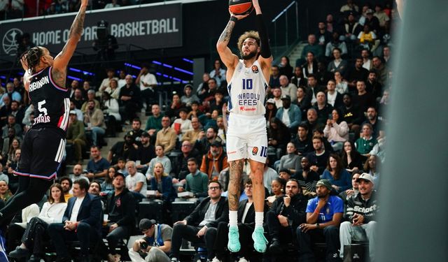 Anadolu Efes Paris'i deplasmanda mağlup etti