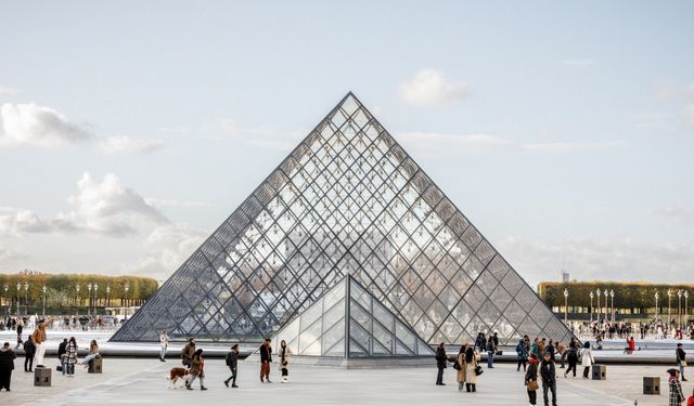 Louvre Müzesi soygununda kaçış anı kamerada