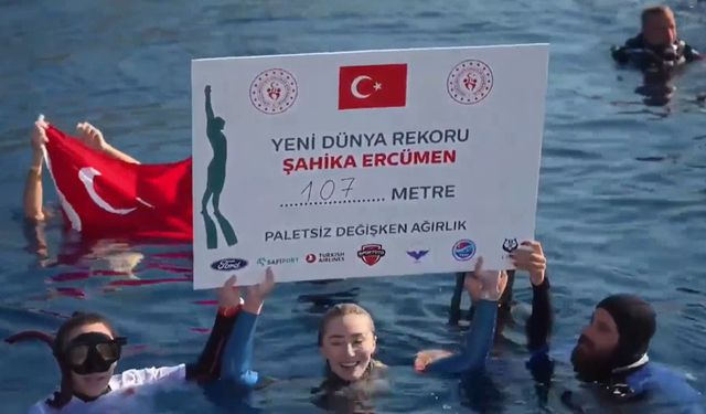 Şahika Ercümen, Kaş’ta dünya rekorunu 107 metreye taşıdı