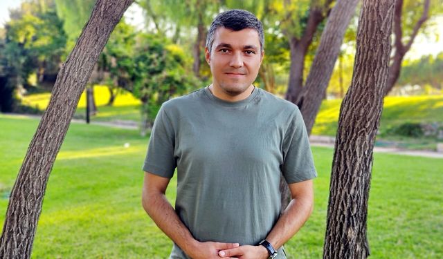 Tarihi burcun duvarı, klima takmak için delindi