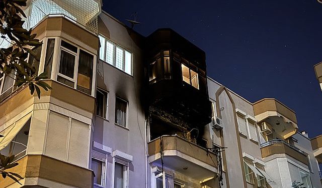 Alanya’da apartman yangınında 1 kişi hayatını kaybetti