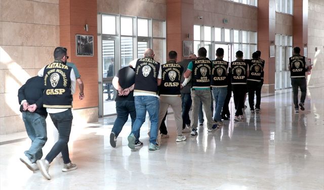 Antalya’da iş yerine patlayıcı atan 10 şüpheli tutuklandı