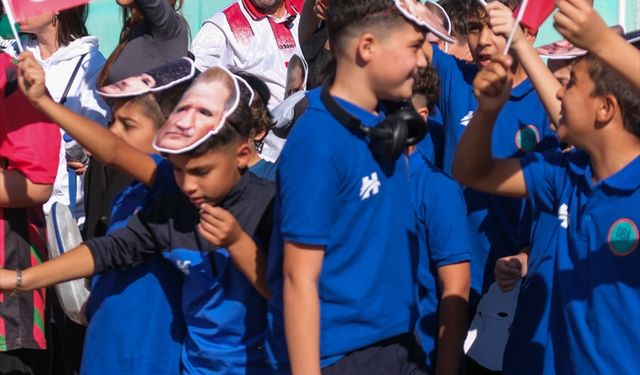 Antalya’da minik futbolculardan anlamlı 10 Kasım anması