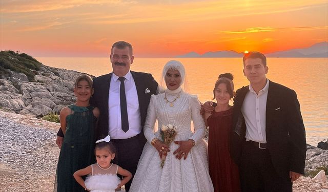 Demre’de 12 yıl sonra hayal düğününü yaptılar