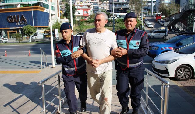 Alanya’da kadın cinayeti girişimi kameraya yansıdı