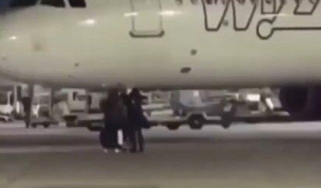 Köln’de uçağı durdurmaya çalışan iki Rumen yolcu yakalandı