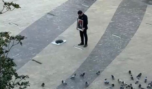 Ordu’da tek başına saygı duruşu: Atatürk’ü andı
