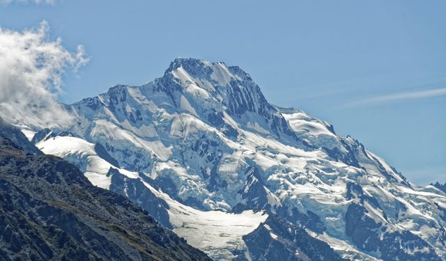 Yeni Zelanda’da Cook Dağı’nda 2 dağcı hayatını kaybetti