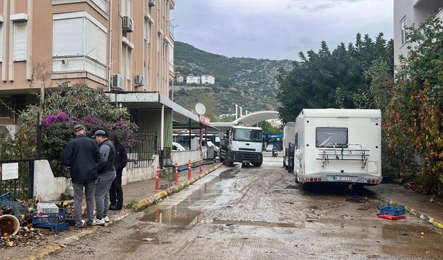 Alanya’da 3 gün süren yağış hayatı olumsuz etkiledi