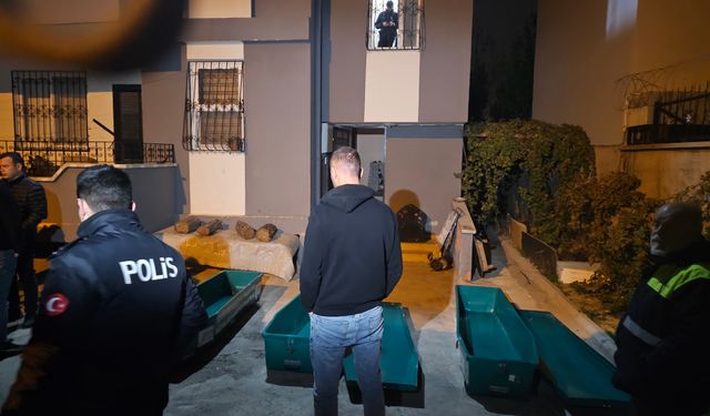 Adana’da babanın öldürdüğü iki kardeş yan yana defnedildi