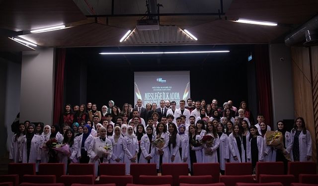 Kent Üniversitesi’nde Eczacılara beyaz önlük gururu