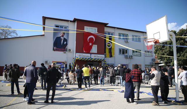 Sadettin Saran Alanya’da okul kütüphanesi açılışına katıldı