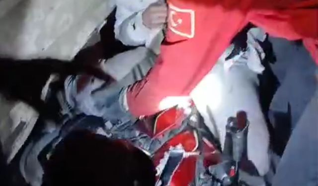 Altınova’da kamyonet ve motosiklet çarpıştı: 2 yaralı