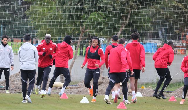Antalyaspor ikinci yarı hazırlıklarını tesislerde sürdürüyor